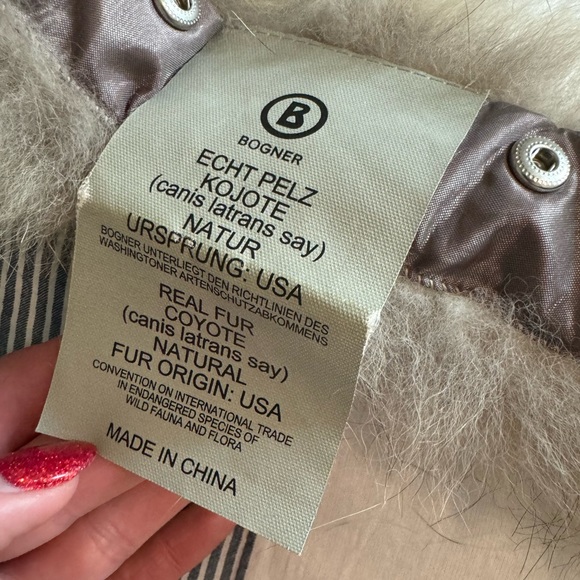 Bogner Fire & Ice Black Ski Jacket - insulated with detachable fur hood - Picture 12 of 14